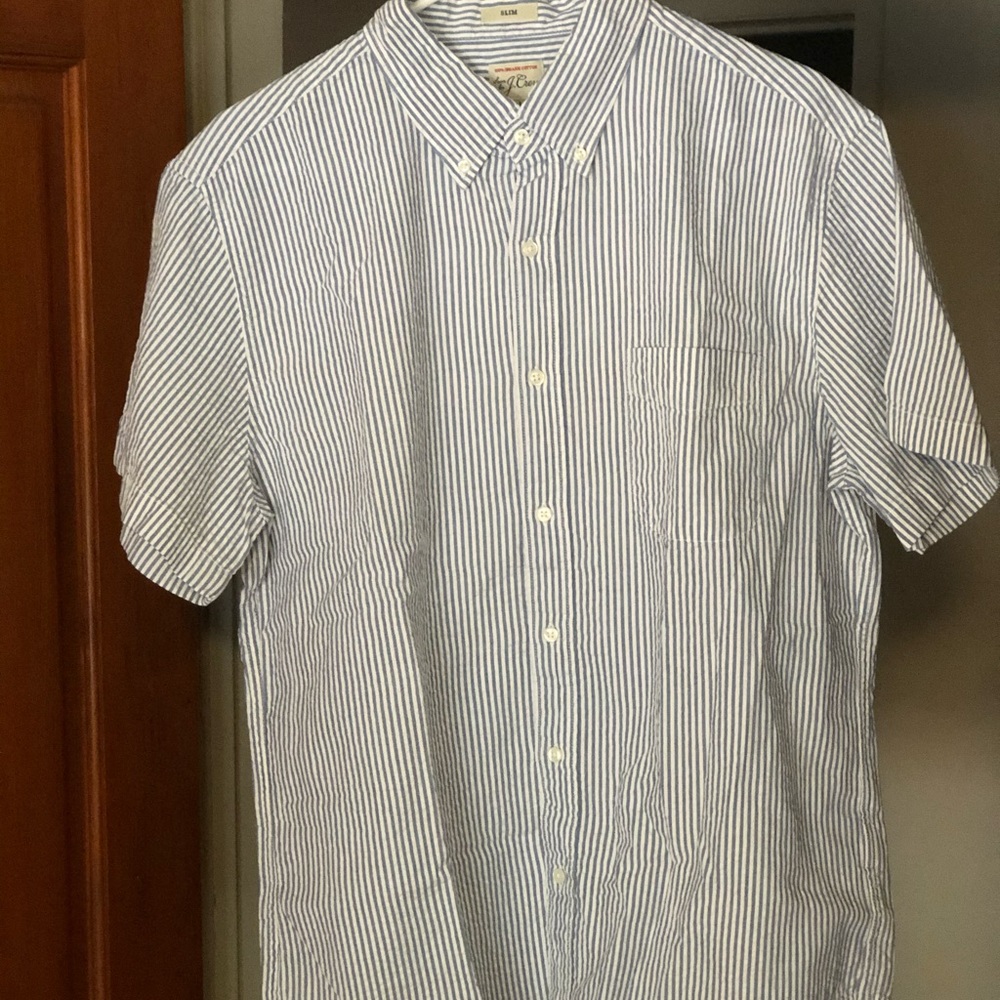 NWT men’s short-sleeved J Crew seersucker shirt